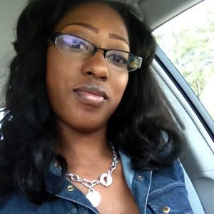 Meet your Posher, Samia